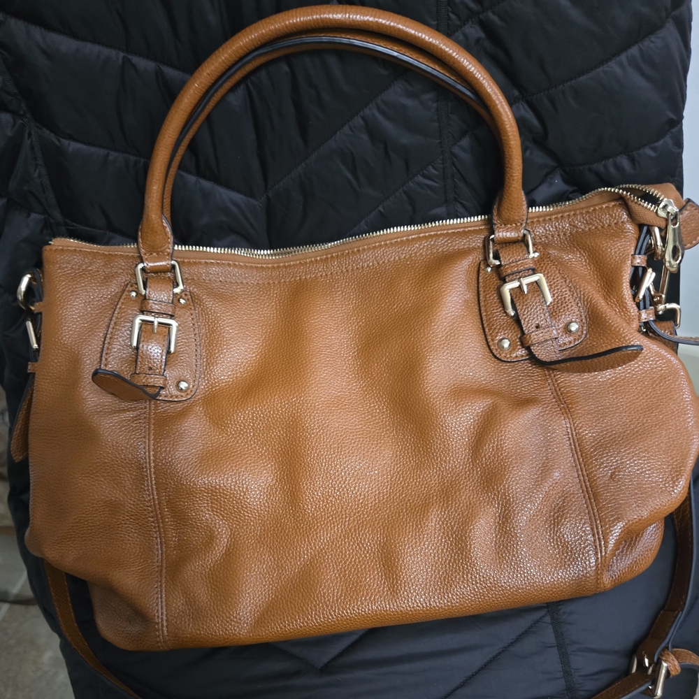Elegant Tan Leather Satchel - Picture 2 of 8
